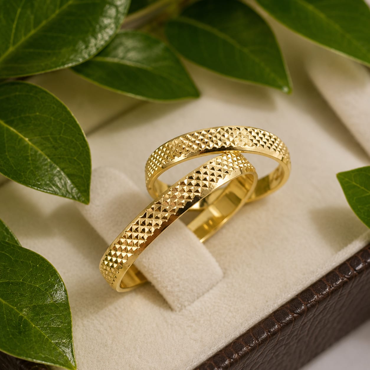 Aliança Ouro 18k Trabalhado 2.5mm